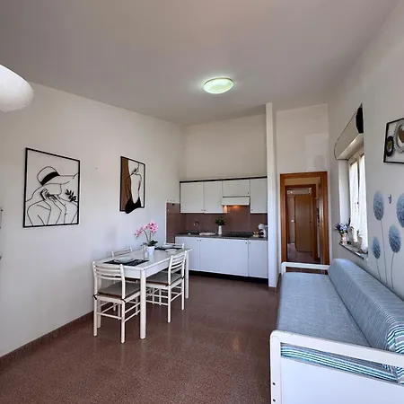 Beatrice, Ad Un Passo Dal Centro Tatil Evi *